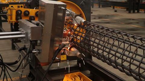 一款精致的鋼筋籠滾焊機(jī) 配合自動(dòng)焊接 看看這焊點(diǎn)