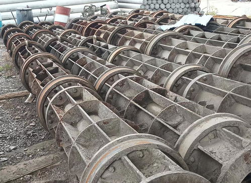 西藏拉薩回家養(yǎng)蛙,低價處理電桿廠設(shè)備,包括行車 焊機(jī) 攪拌站 空壓機(jī) 鋼模等